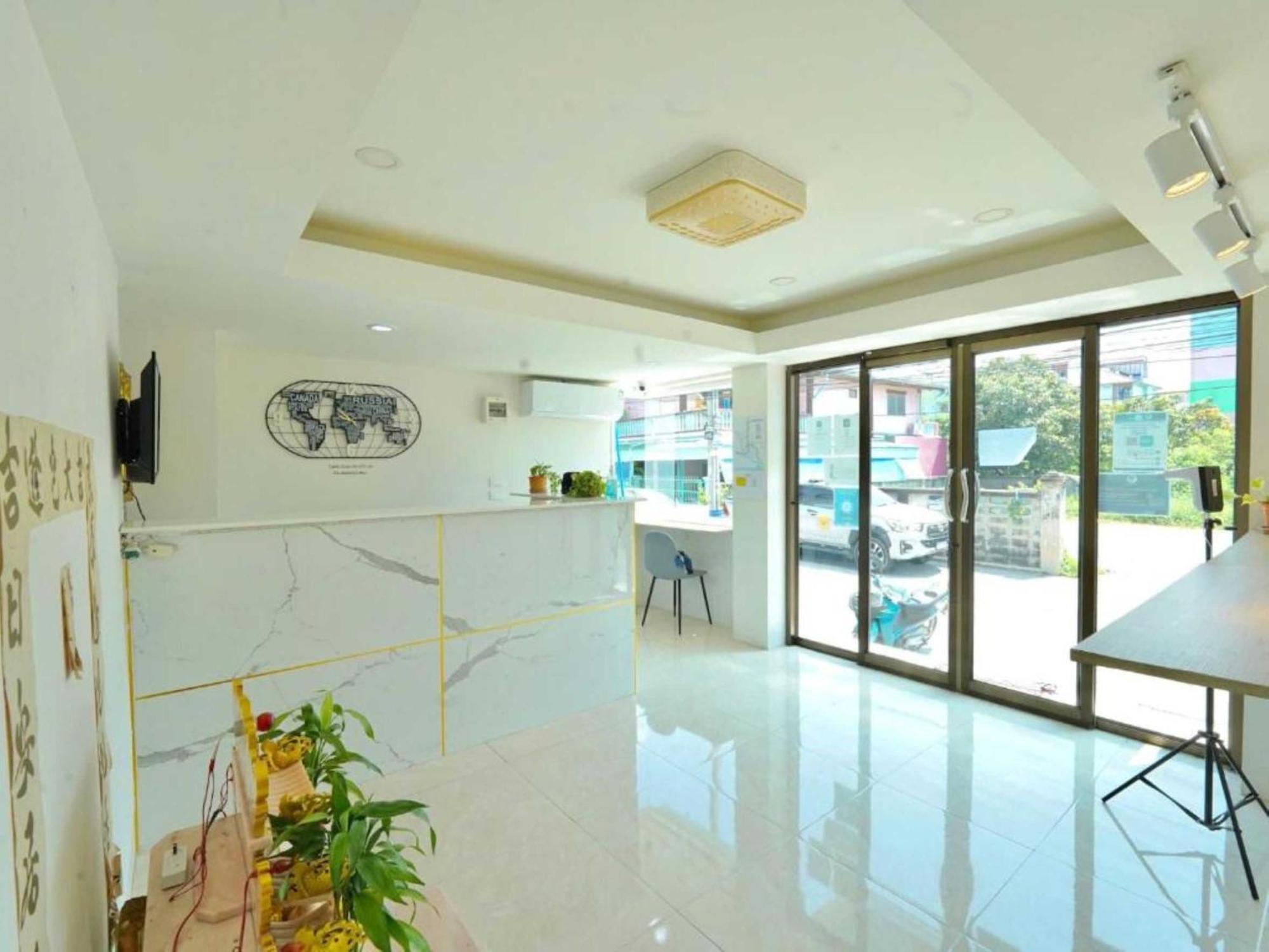 Hotel Rq Suvarnabhumi Airport By Collection O